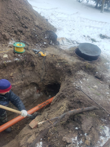 Замена выпуска канализации 3-4 подъезда в доме № 18 по улице Октябрьской революции