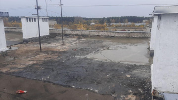 Идет капитальный  ремонт крыши по улице 10 годовщины октября, д. 54