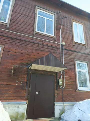 Замена окон в местах общего пользования в доме № 134 по улице Октябрьской Революции и в доме № 7 по улице Парижской Коммуны