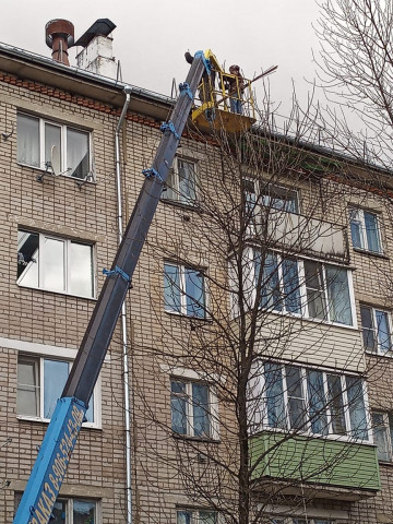 Установка ограждений на кровле по адресу ул. Октябрьской революции, д. 88