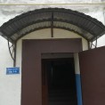 Установка козырьков, замена входной двери, покраска тамбура в доме № 48 По ул. Пролетариата