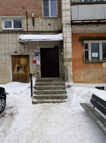 Замена входных дверей в подъезды МКД по ул. Красной армии, д. 5