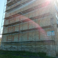 Начало работ по утеплению торцевых стен в доме № 16 по улице Ивана Сусанина