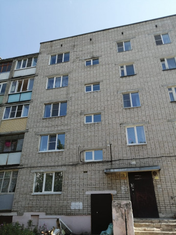 Продолжается капитальный ремонт фасада, произведена замена окон в МОП по ул. Островского, д. 9/3 (спец. счет)