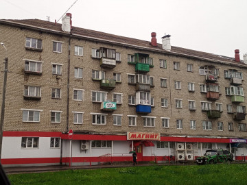 Продолжается капитальный ремонт крыши по ул. 10 годовщины октября, д. 35