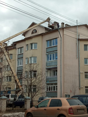 Частичный ремонт кровли по адресу 10 годовщины октября, д. 56