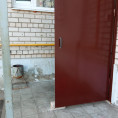Произведена покраска дверей и газовой трубы в доме № 16А по улице 10 годовщины октября